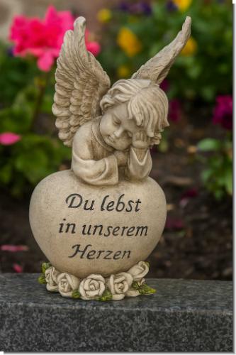 Grabengel mit Herz „Du lebst in unserem Herzen“ – wetterfest