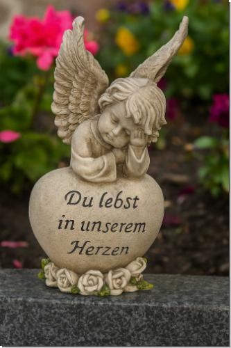 Grabengel mit Herz „Du lebst in unserem Herzen“ – wetterfest